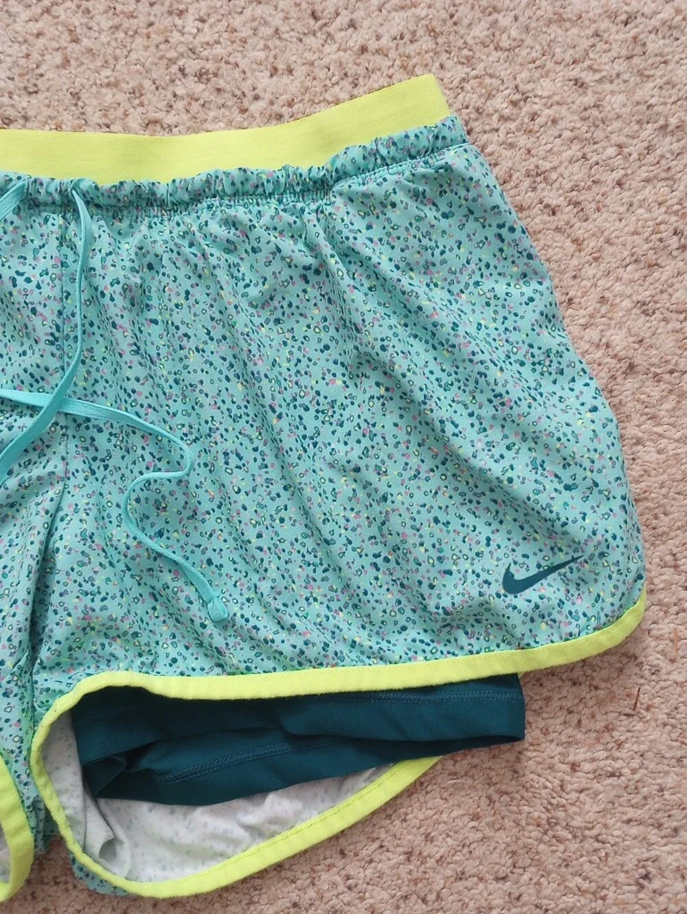 Nike Dri-Fit Athletic Shorts Medium Gym Workout Running Sporty Activewear Hiking